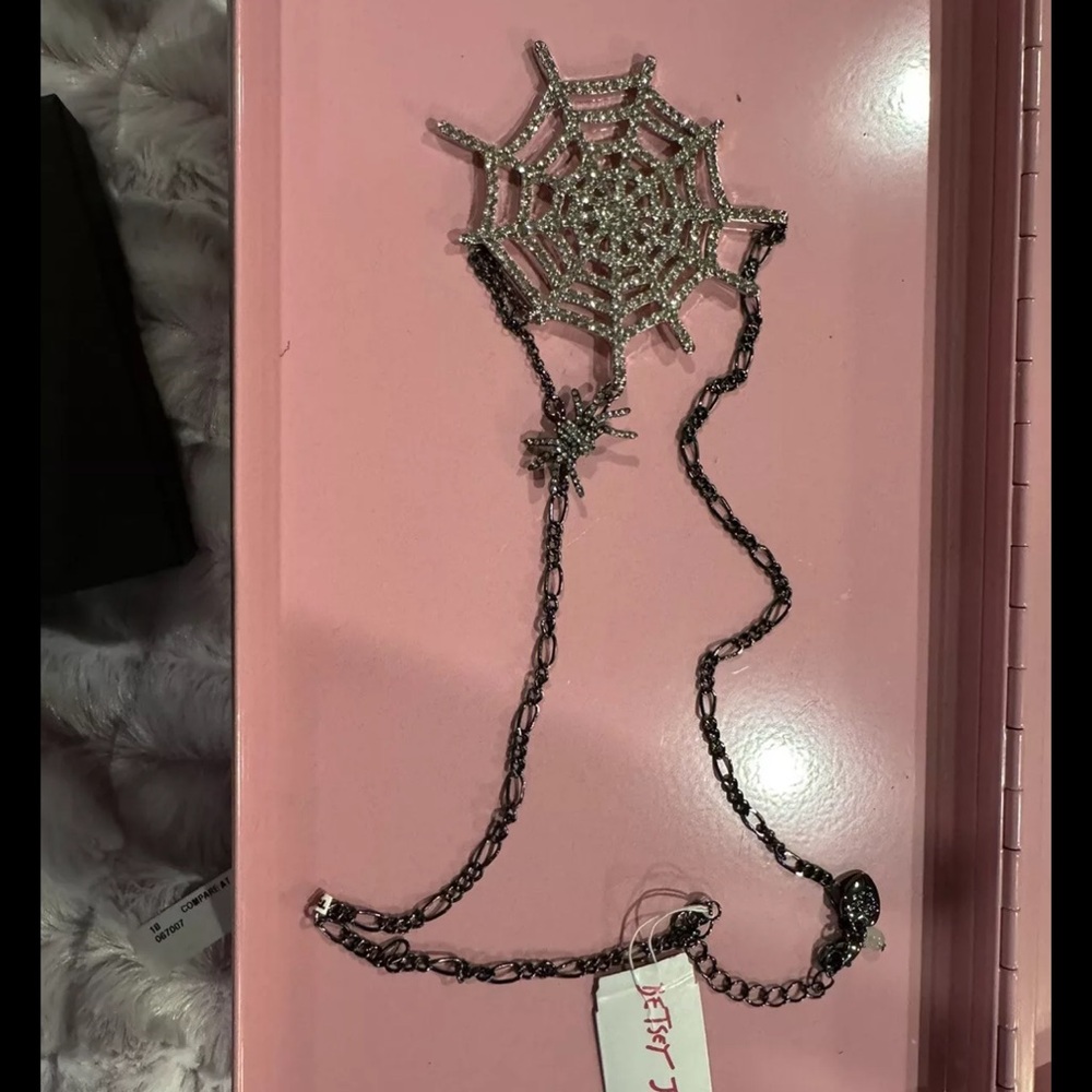 🕷️ Betsey Johnson Spiderweb Necklace 🕷️
